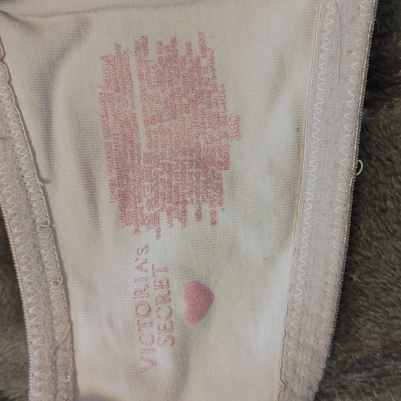 Victoria's Secret Lined perfect coverage 34D - Picture 3 of 3